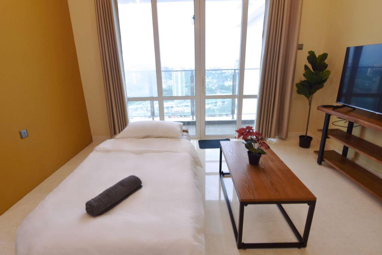 Cozy 1BR Suite at TriTower Steps to JB CIQ - 3