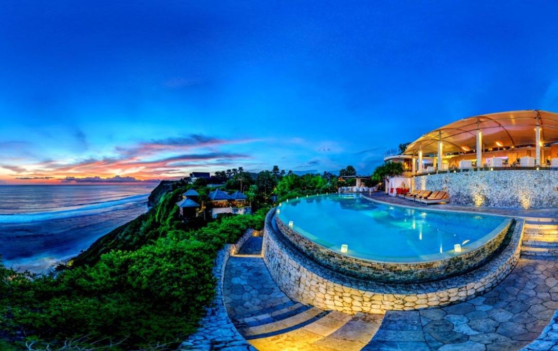 Top 5 star BALI RESORT VILLA KARUNA 4 bedrooms - 4