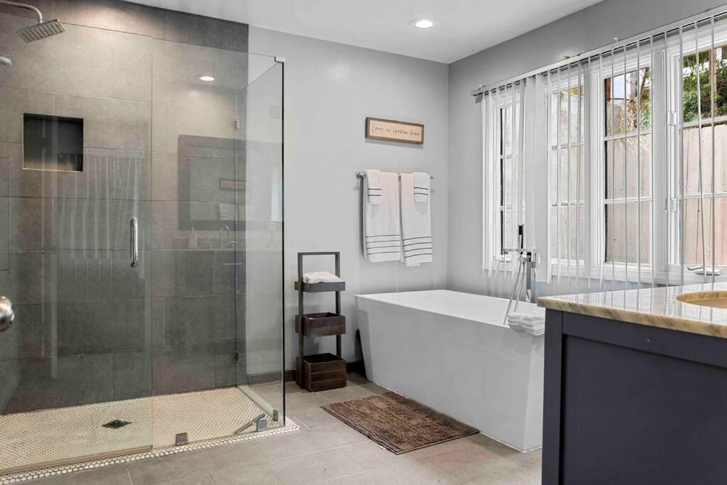 Stunning Mediterranean Mansion in Laurel Canyon - 3