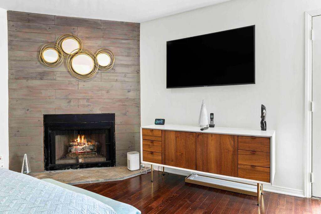 Stunning Mediterranean Mansion in Laurel Canyon - 5