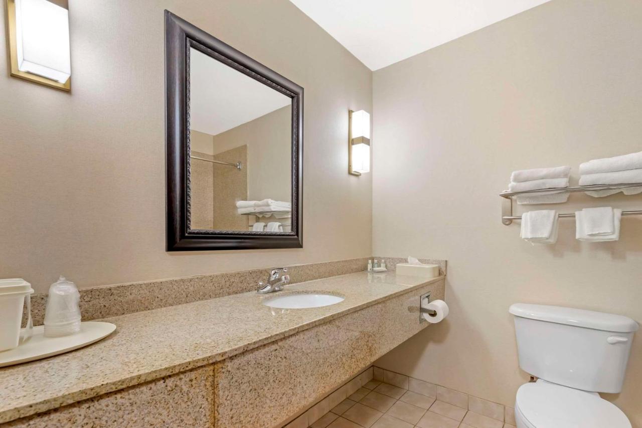 Claremont Inn — photo 19