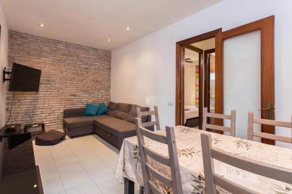 Modern pad in a great old barrio - 5