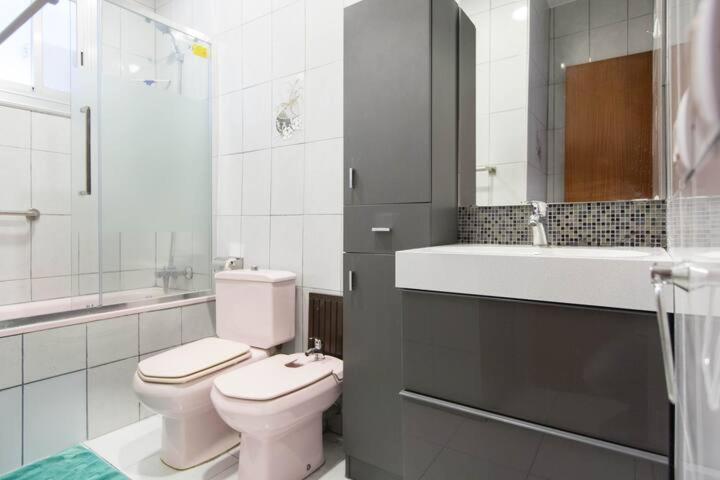 Modern pad in a great old barrio - 3