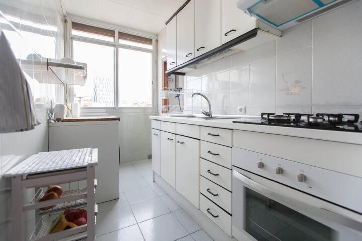 Modern pad in a great old barrio - 4