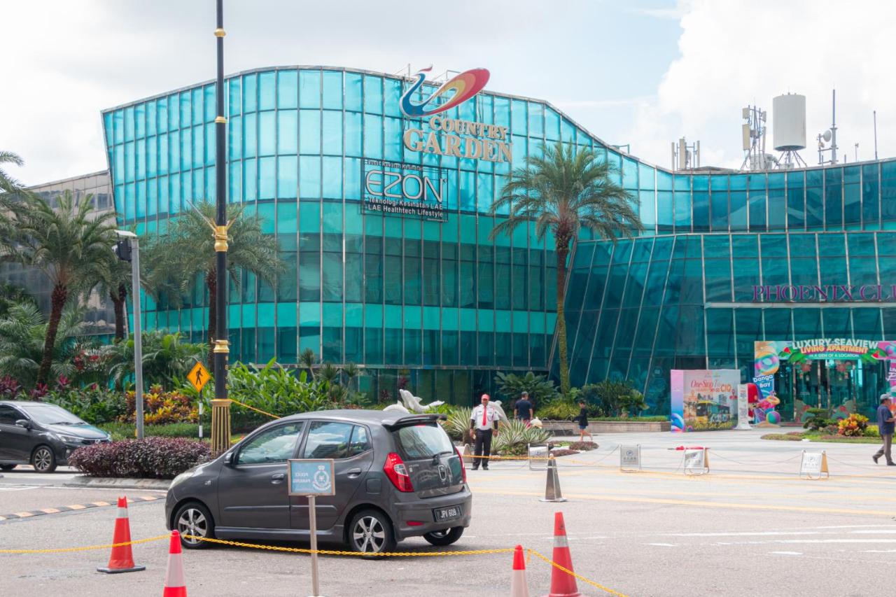 Country Garden Danga Bay Amberside by R9 HomeStay - 2