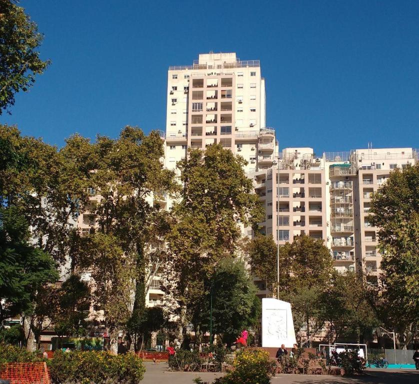 Muy Luminoso con Cochera Opcional en el edificio - 3