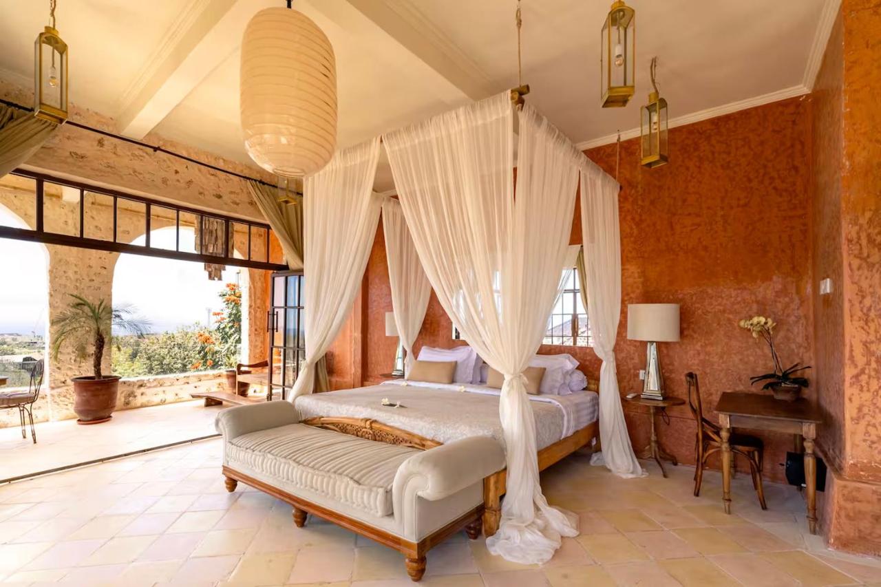 4 Bedrooms Villa by Toraja Bambu at Uluwatu Seaview 25 mts Pool - 2