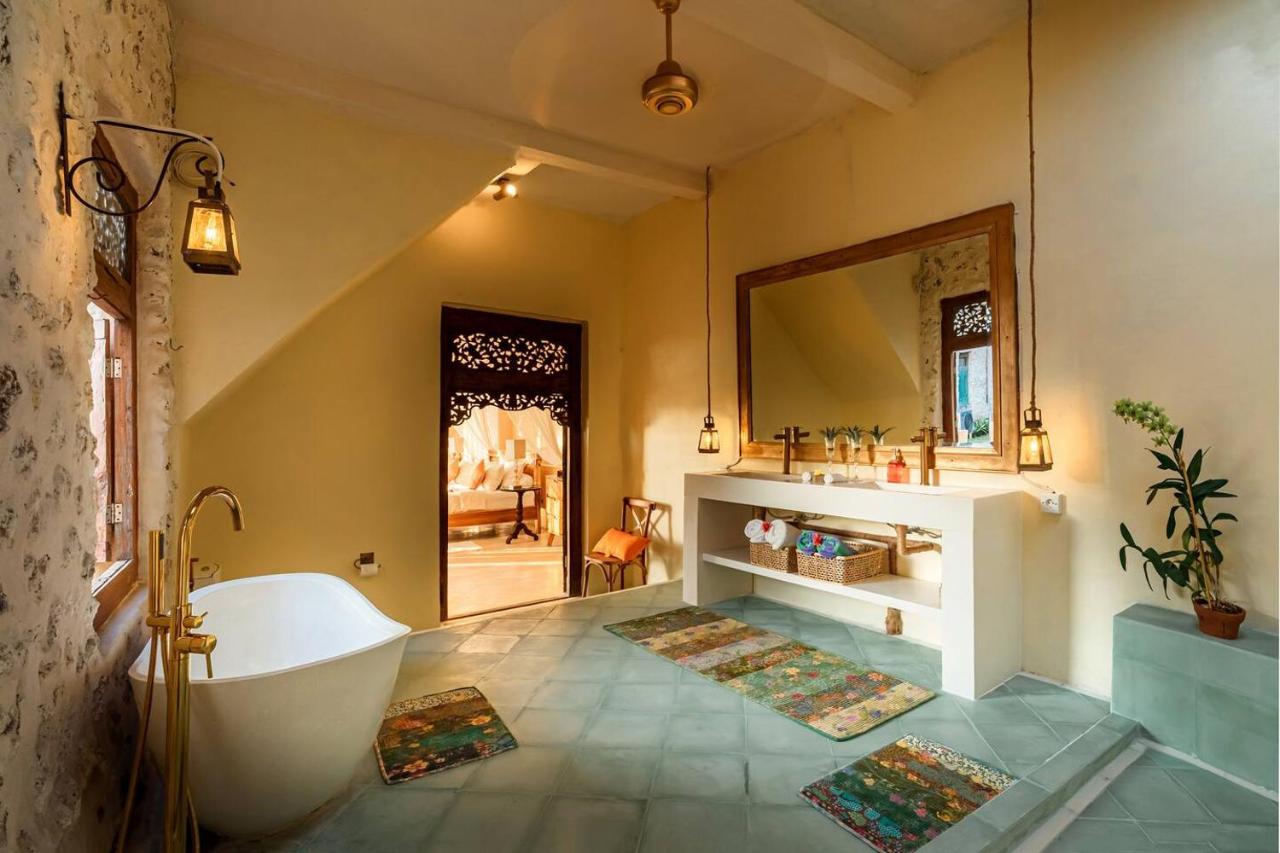 4 Bedrooms Villa by Toraja Bambu at Uluwatu Seaview 25 mts Pool - 3