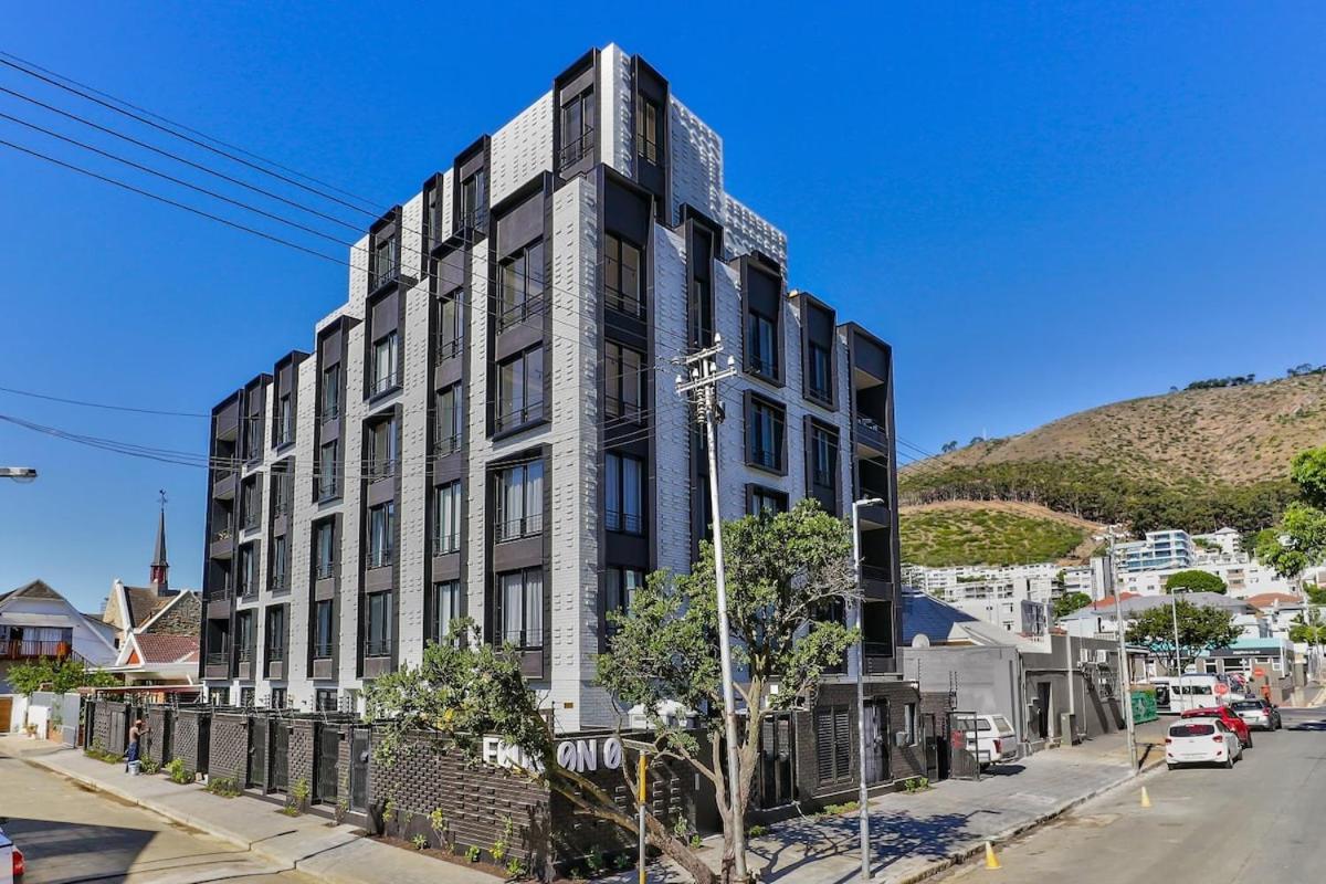 Cosy Oasis in the heart of Sea Point - 3