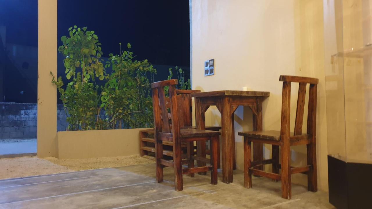 Dhiffushi Tourist Hotel - 4