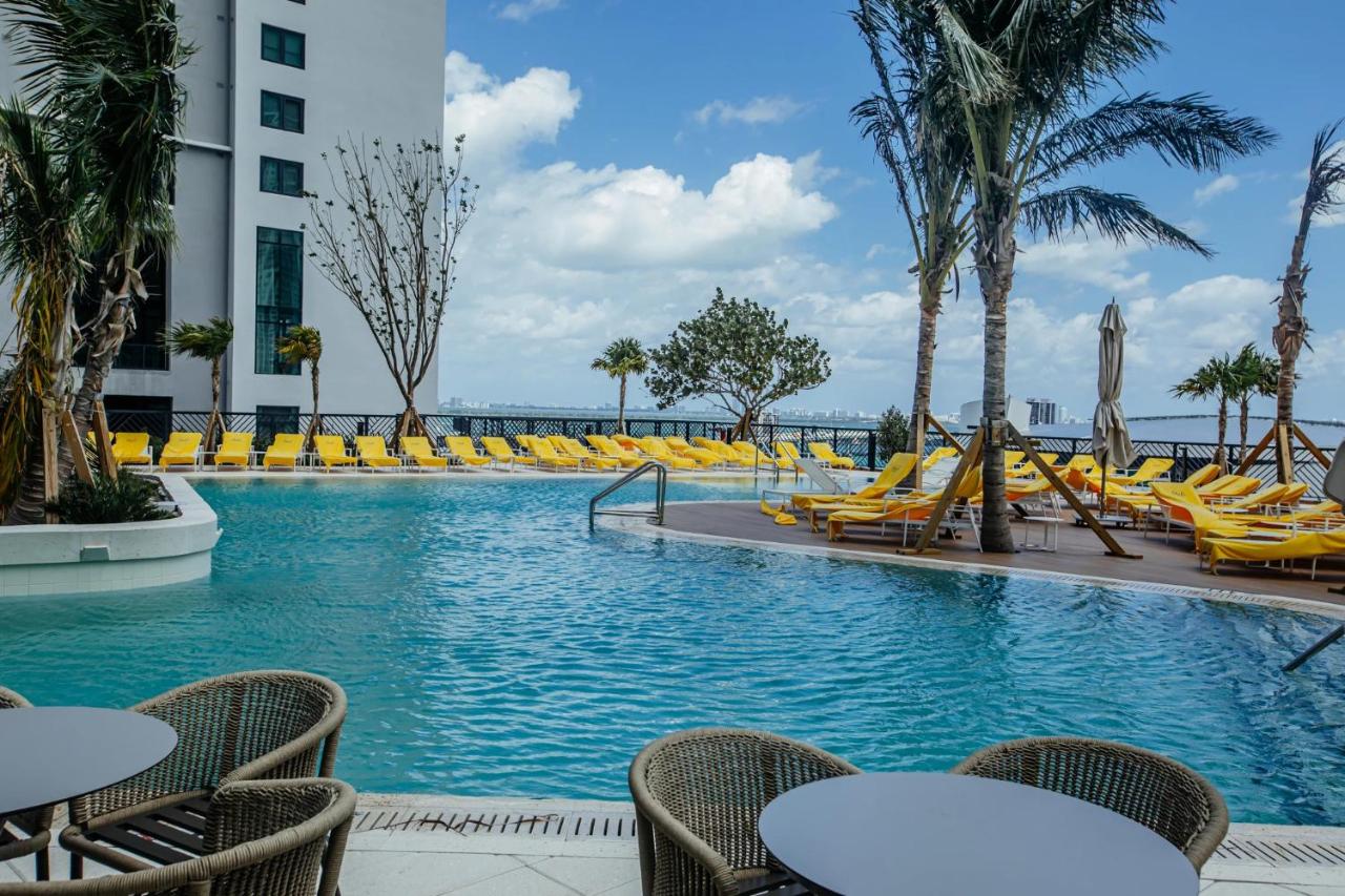 New unit 28th Floor with Unbeatable Bayside Views - 4