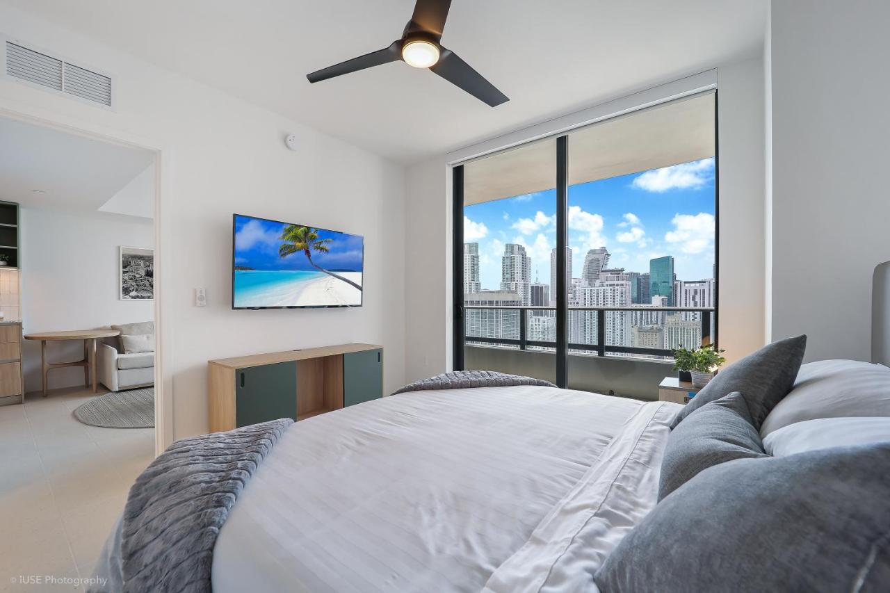 New unit 28th Floor with Unbeatable Bayside Views - 2