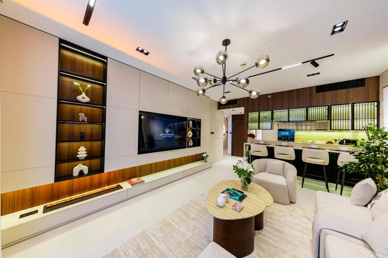 VIP Experience Dubai Downtown at Boulevard Central T2 - Burj Khalifa View - Modern Luxury Apartments - 5