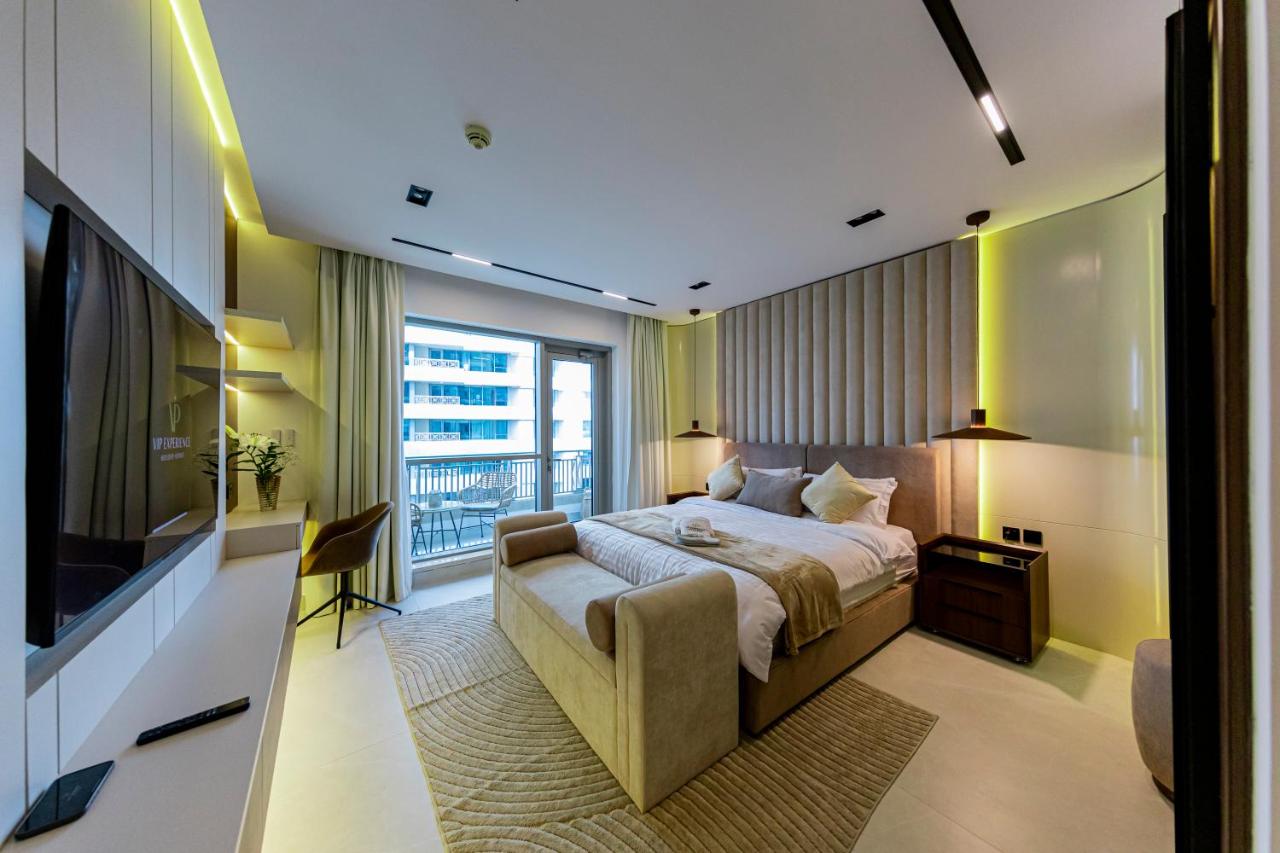 VIP Experience Dubai Downtown at Boulevard Central T2 - Burj Khalifa View - Modern Luxury Apartments - 2