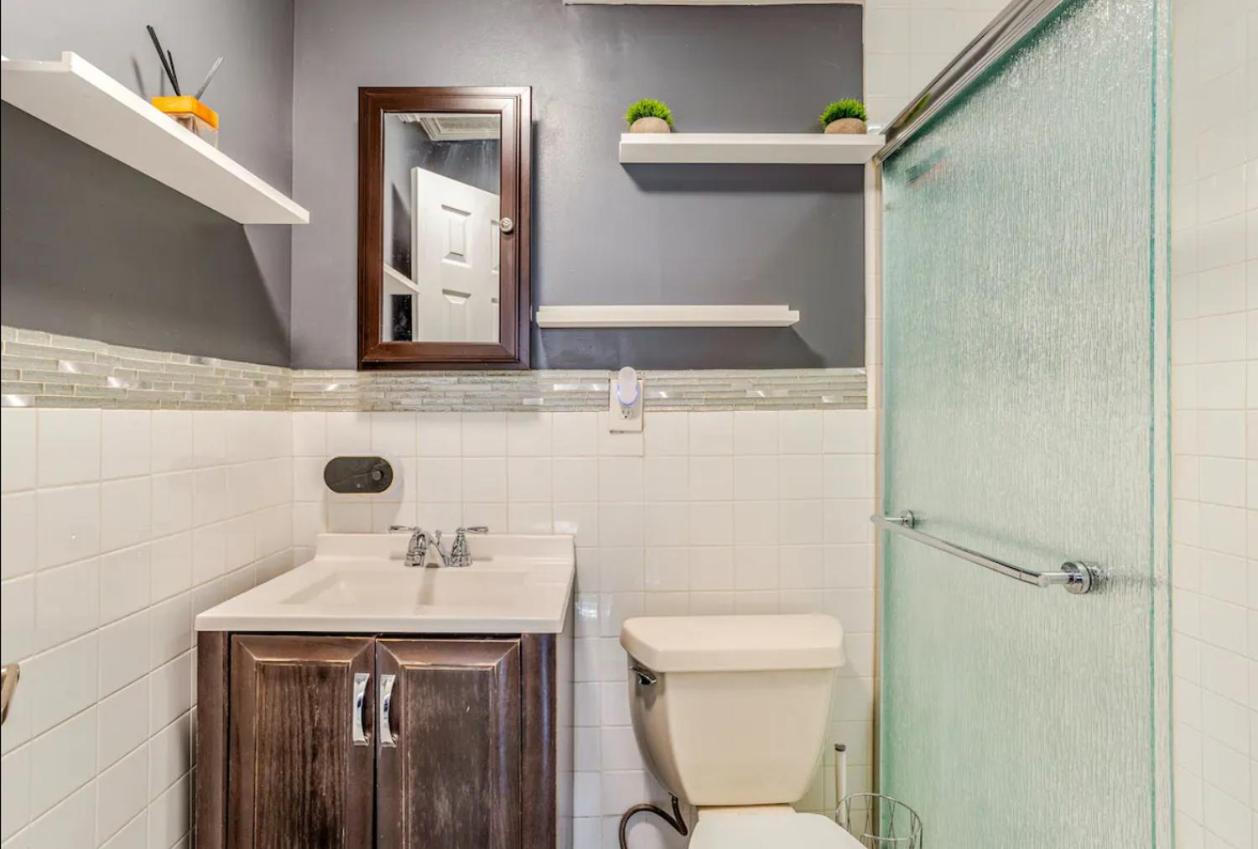 Private Studio Suite with Separate Entrance & Backyard, Quiet Brooklyn Stay - 2