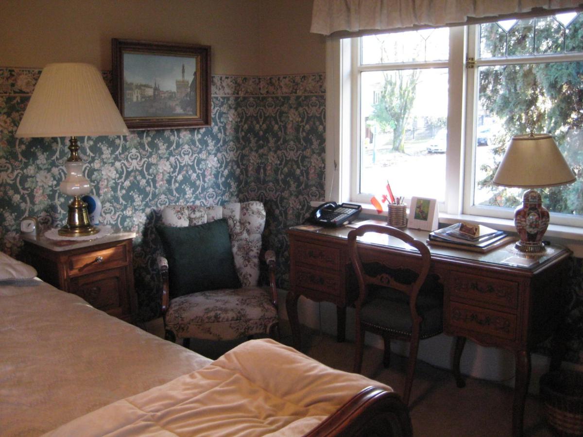 Point Grey Guest House photo
