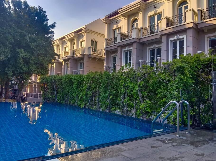 Townhome 3 bed4 Baht Asok MRTBTS Sukhumvit 16 - 4