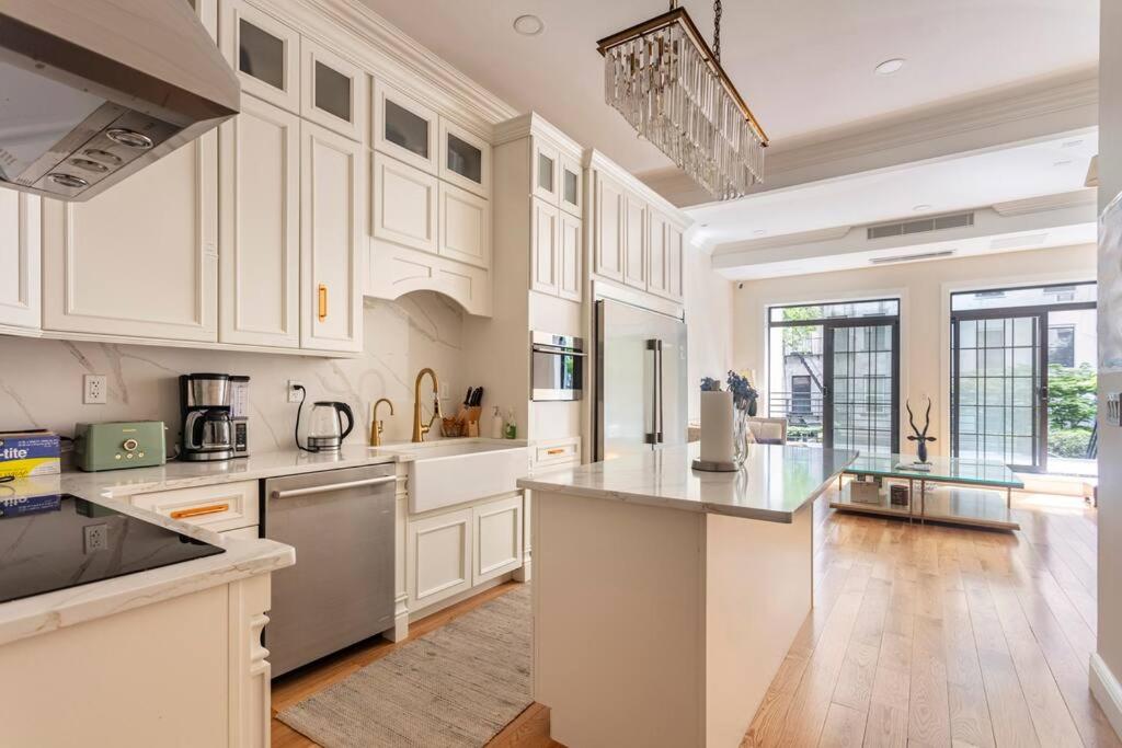 Little manhattan near Time Square - 4