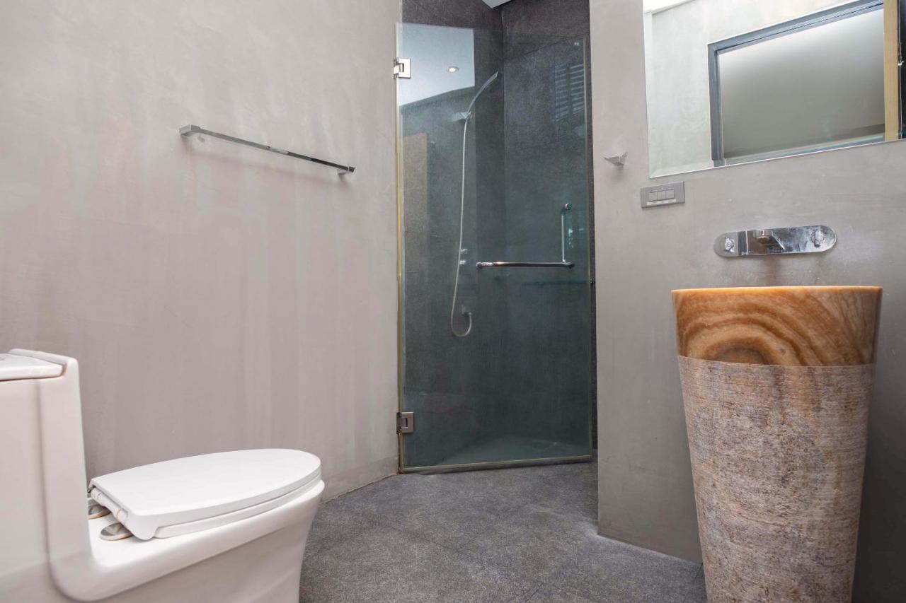 Private & Modern 4BR Pool Villa Otero, 3 Levels of Comfort with Greenery Views, Kamala - 5