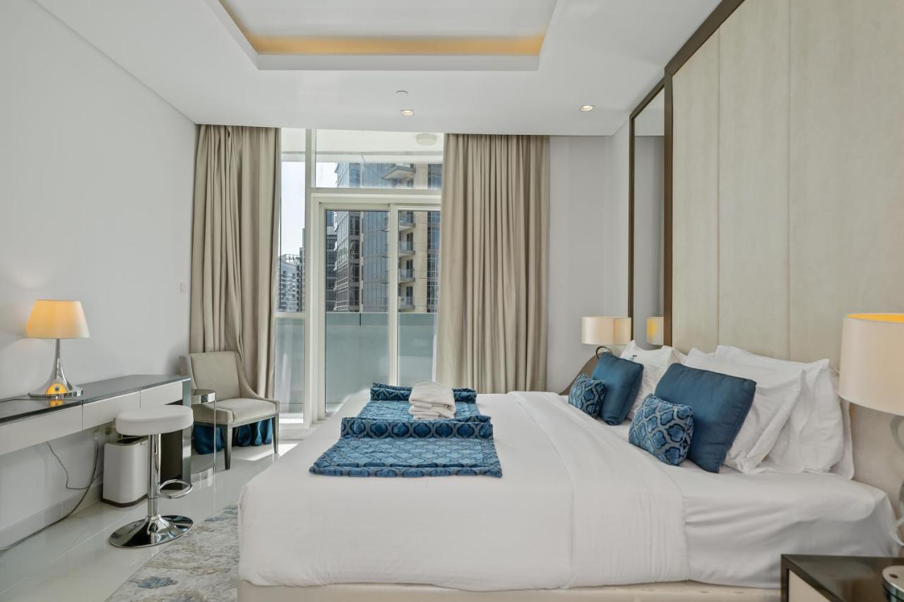 Luxury 3BR Burj Khalifa View Infinity Pool Spa Gym - 2