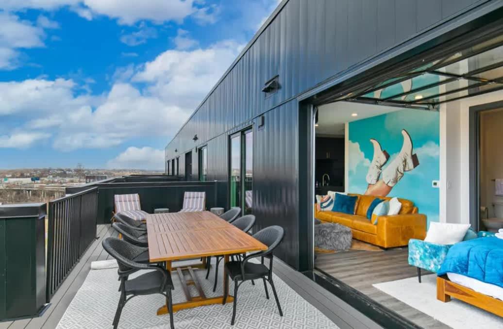 Muse- Morgan Wallen Speakeasy and Giant Balcony - 4