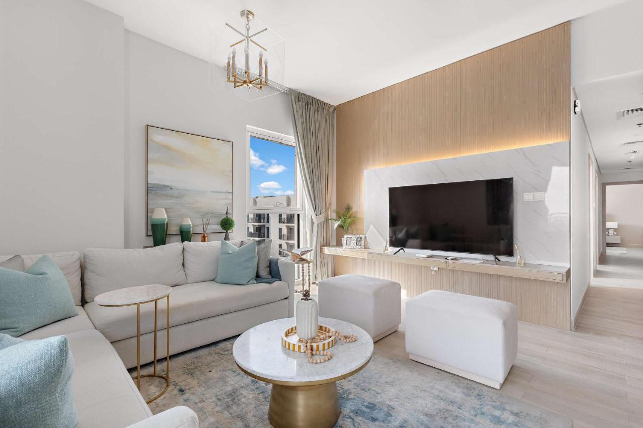 Silkhaus Vacation Homes Luxury 3BR and Maid Room in Water's Edge - 3