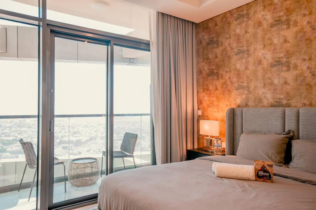 NEW Cozy & Stylish APT with Pool & Gym Access - 2