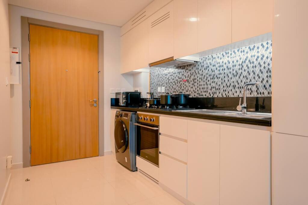 NEW Cozy & Stylish APT with Pool & Gym Access - 5