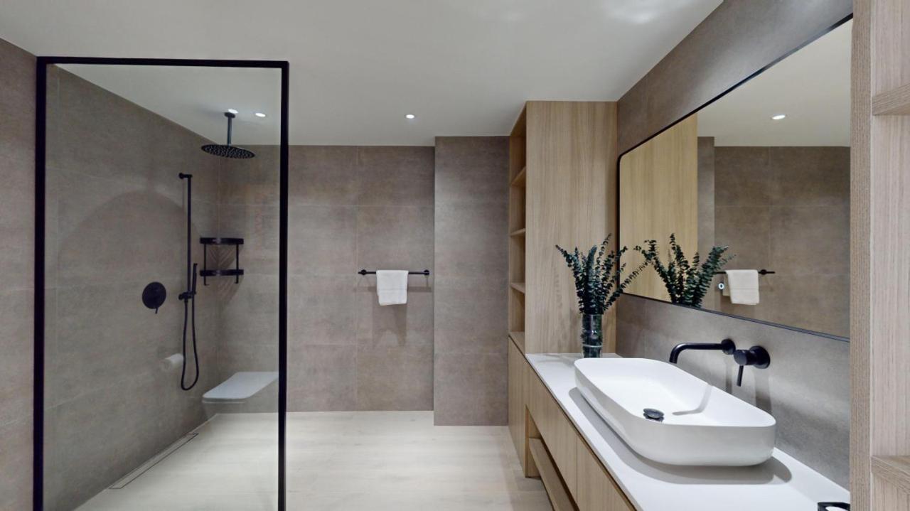 Vacationer Holiday Homes I Chic 4 Bed with Office l Epic Marina Views l Steps from JBR Beach, JBR Walk & More - 3