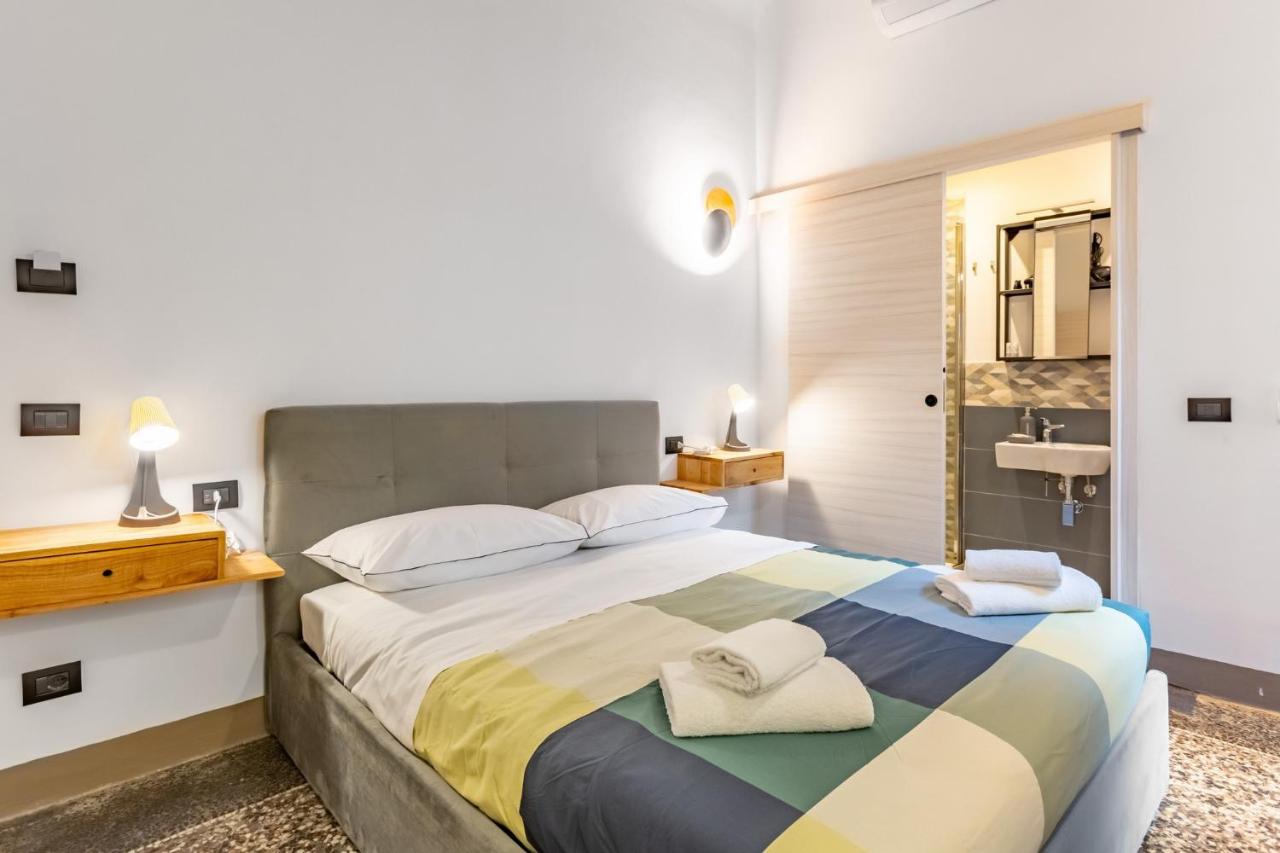 GuestHost - San Lorenzo Central Roomy Apartment - 2