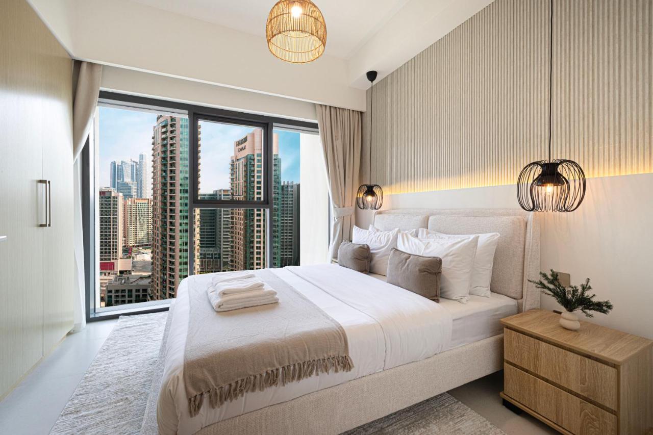 BURJ ROYALE - Luxurious Two-Bedroom apartment in DOWNTOWN, Burj Khalifa view POOL in the building, 5-min walk to Dubai Mall & Dubai Fountains - 3