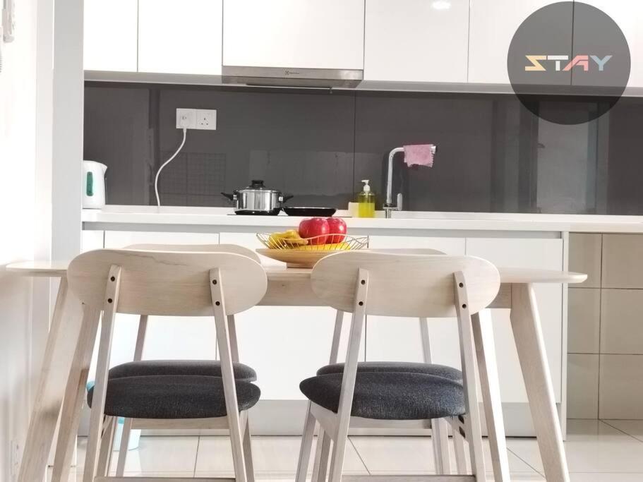 Almas Cozy Couple Seaview Netflix By STAY - 4