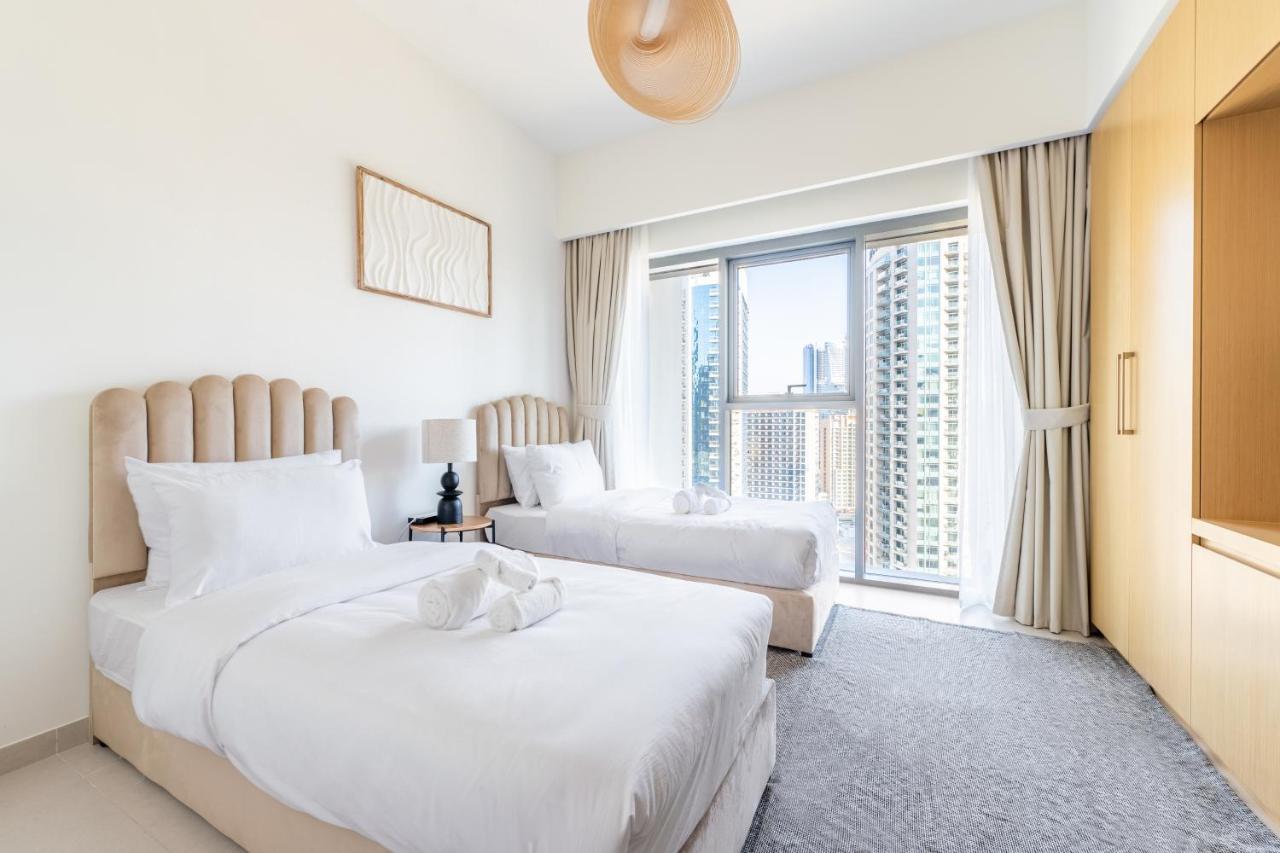 Elegant 2BR in Burj Royale - 2