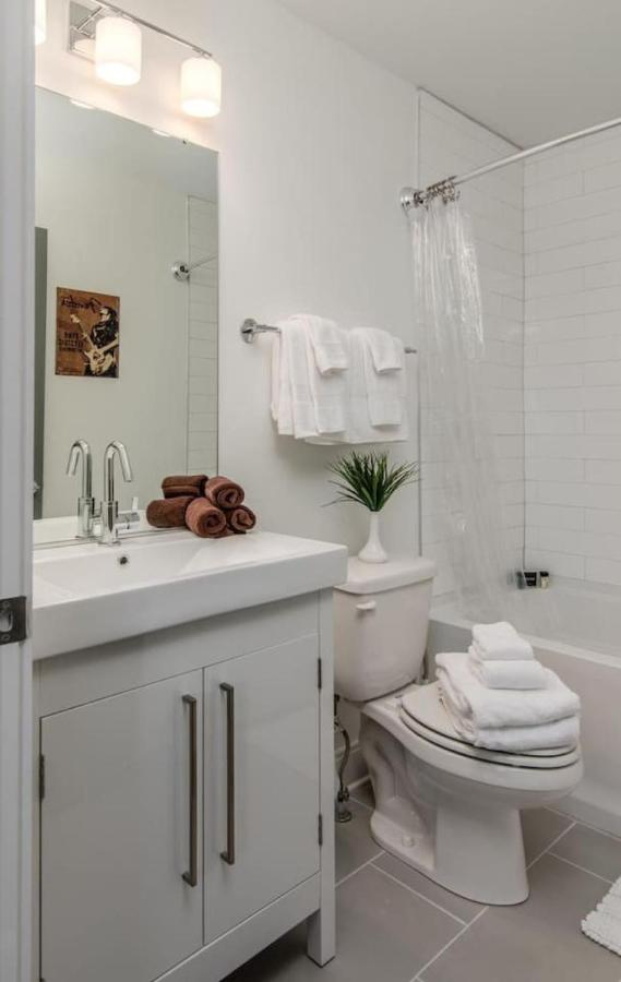 The NEW Nashview Rooftop-Skyline View - Sleeps 12 - 4