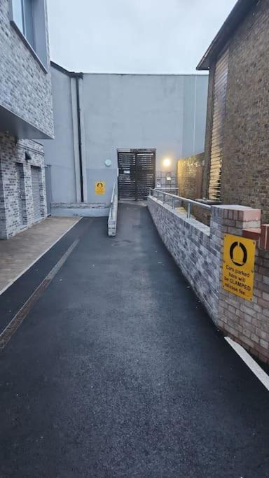 City and Bermondsey Pad 2 - 5