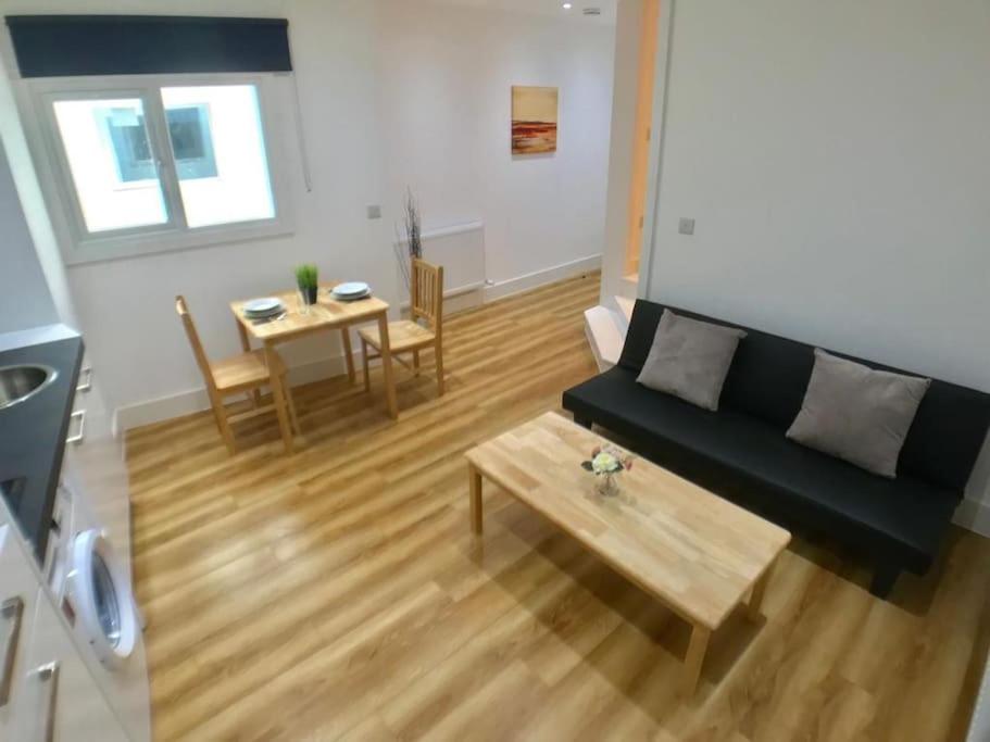 City and Bermondsey Pad 2 - 4