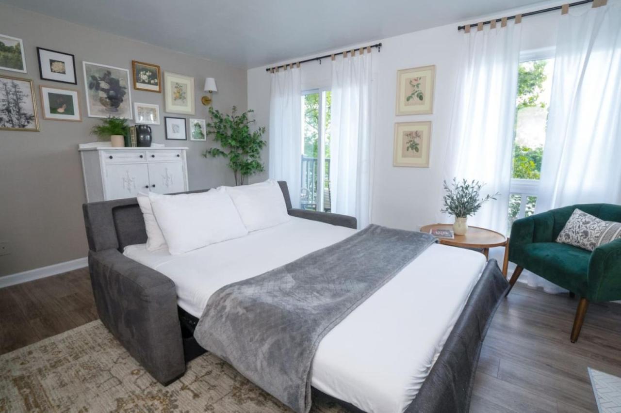 Stunning Riverfront Getaway in Downtown Nashville - 3