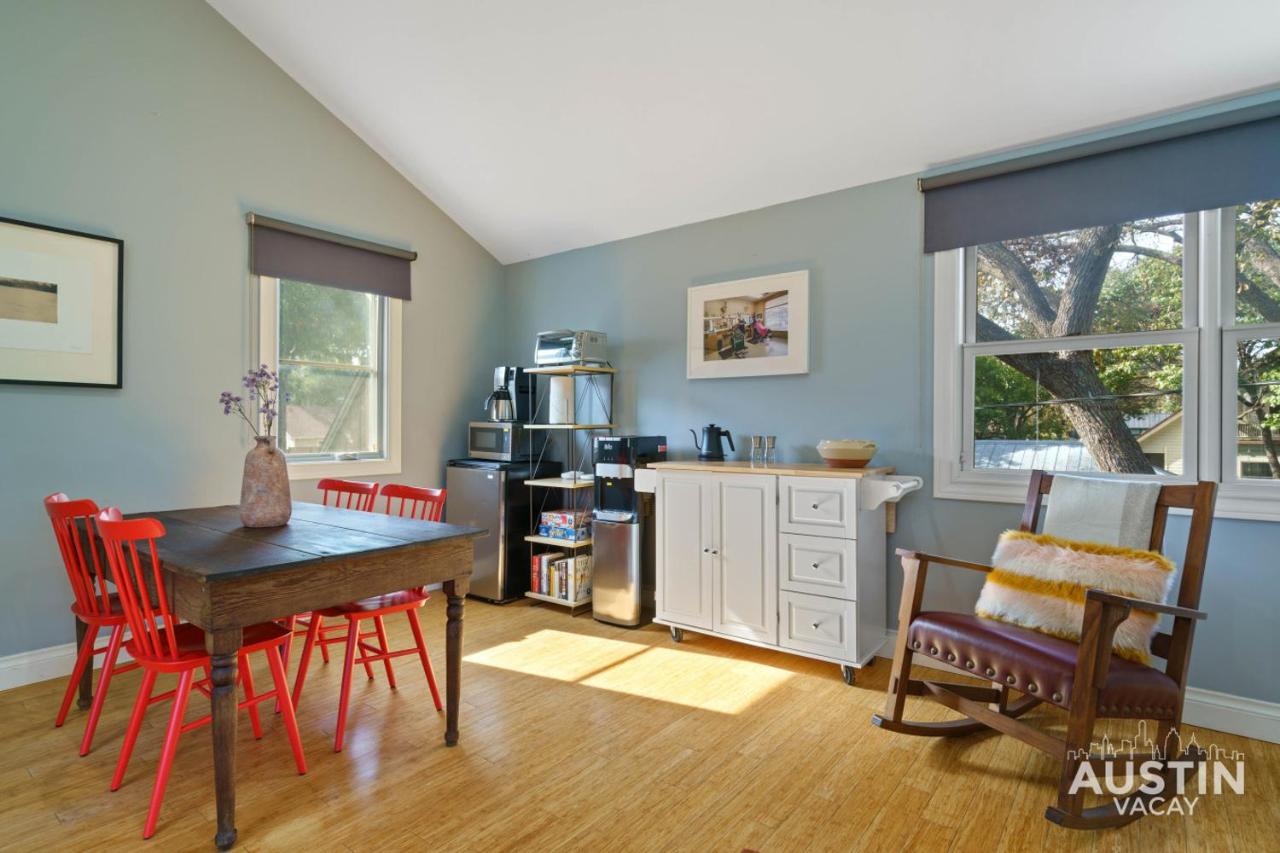 Coveted Tarrytown Studio Apt 1BA w Breakfast Nook Window Desk King Bed - 4