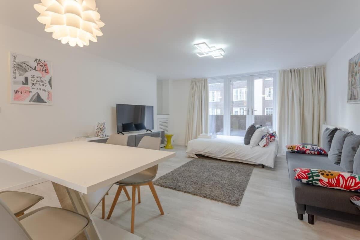 Kensington Gardens 2 bedroom flat with a balcony - 5