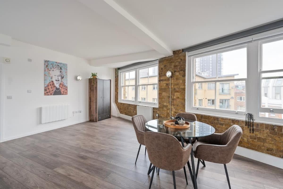 Large 1 bedroom studio in Old St - 4