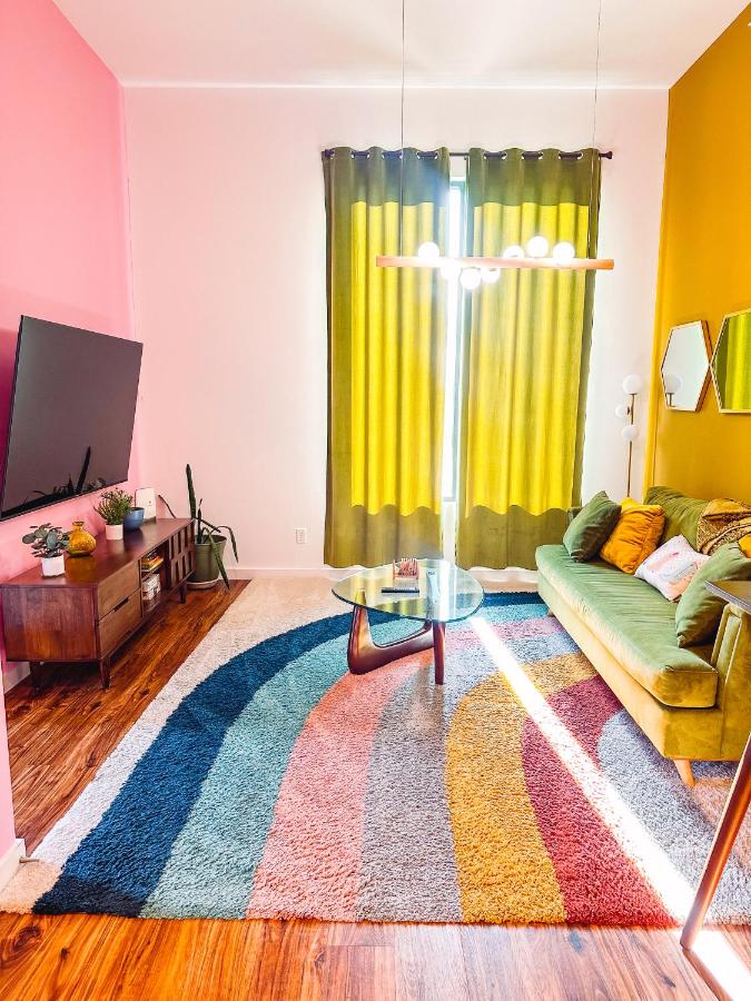 Vintage Vibes - Minutes From The Broadway Buzz - 5