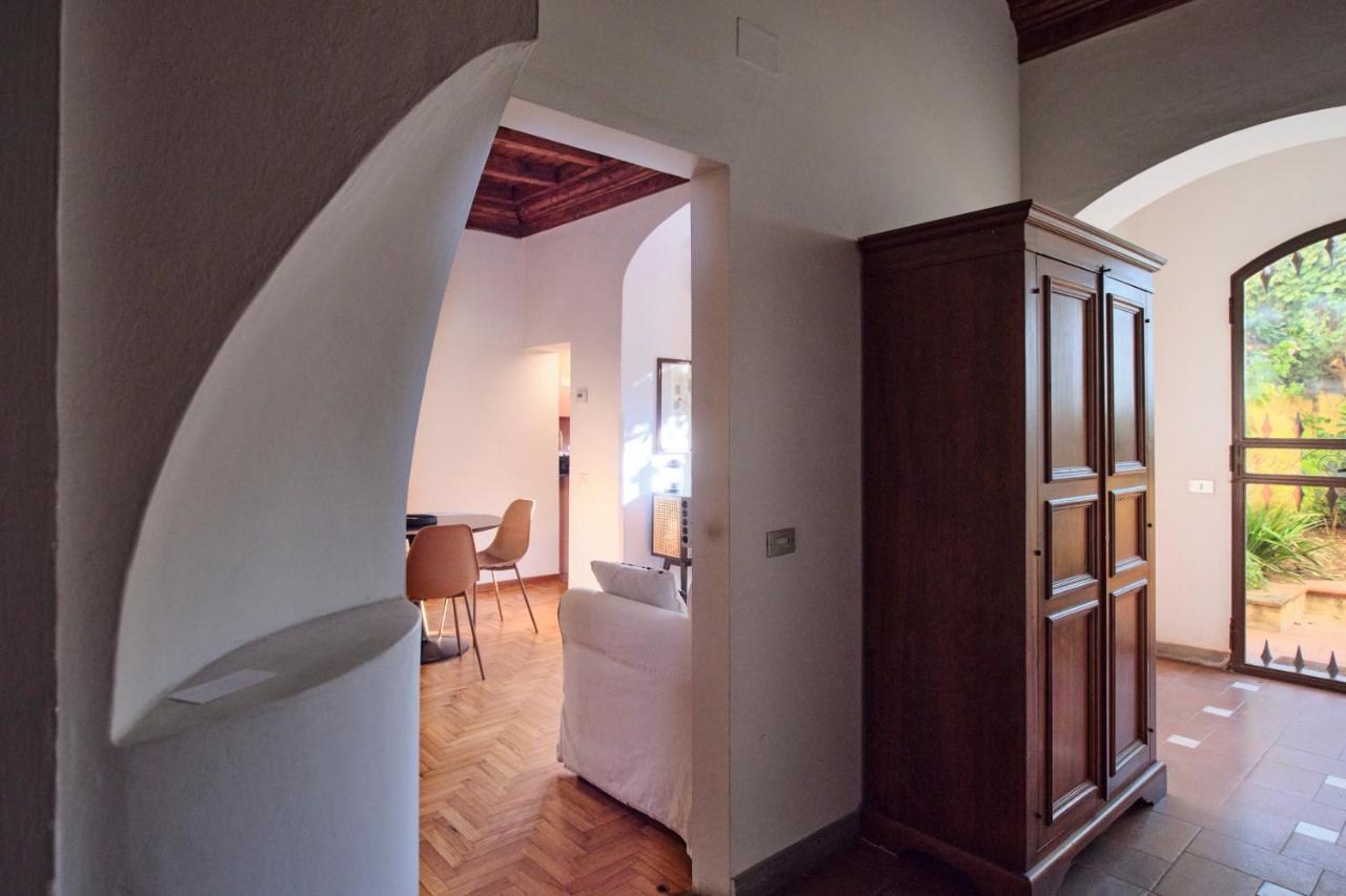 Enchanting Apartment with Patio, Lungarno Firenze - 2