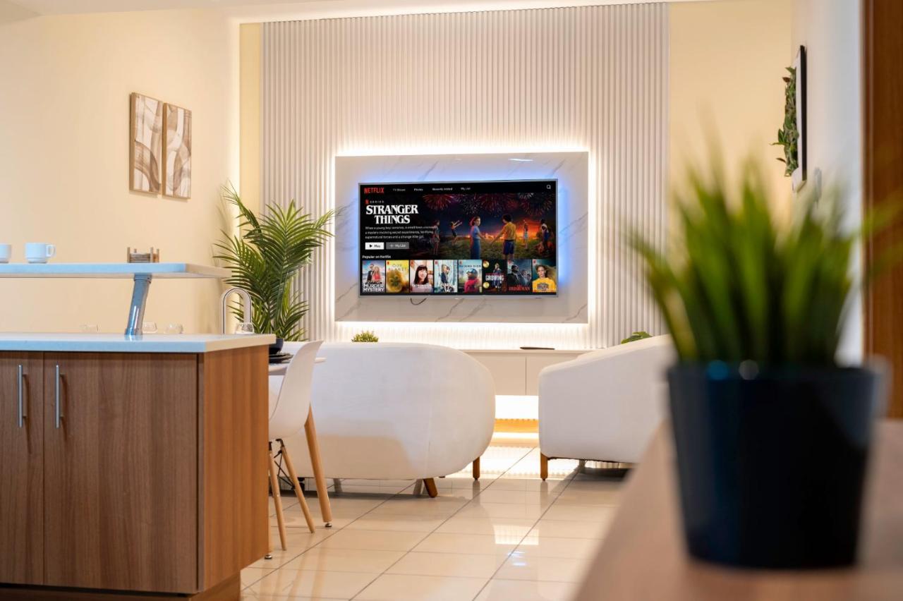 Spacious Upgraded & Elegant - 1BR - 3