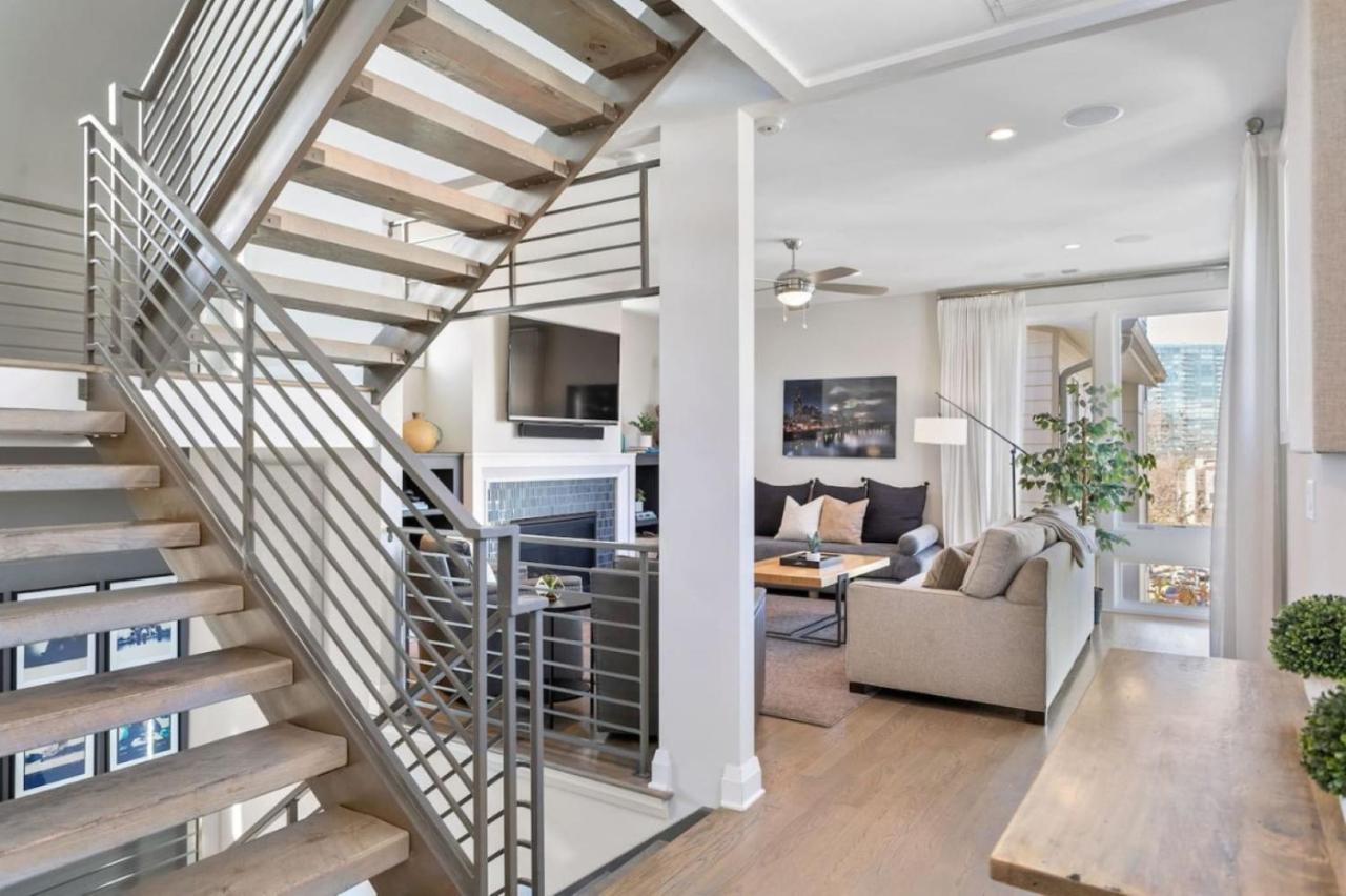 Downtown w Rooftop Deck 4 Bedrooms 3 Baths - 2