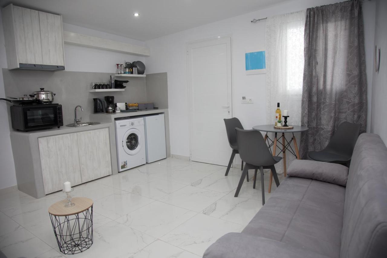 Village Anto Fira - 5