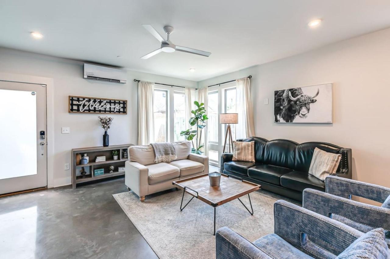 11 Beds 6 full Baths 5 minutes to Downtown - 5