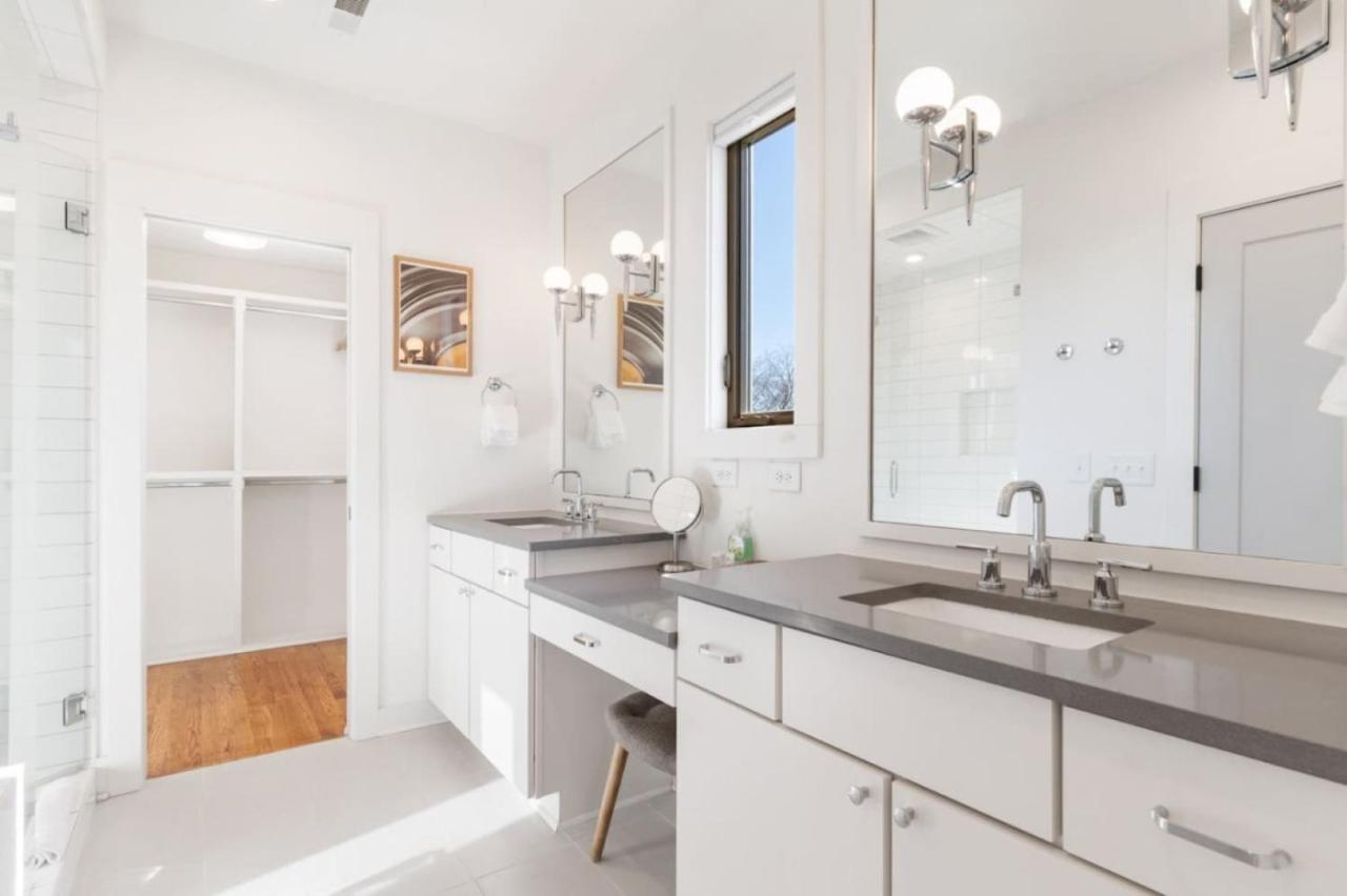 11 Beds 6 full Baths With Rooftop Deck - 3