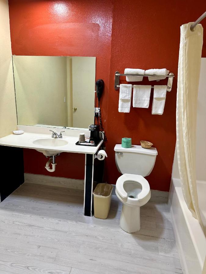 Western Plaza Inn — photo 13