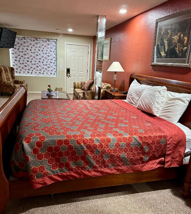 Western Plaza Inn — photo 8