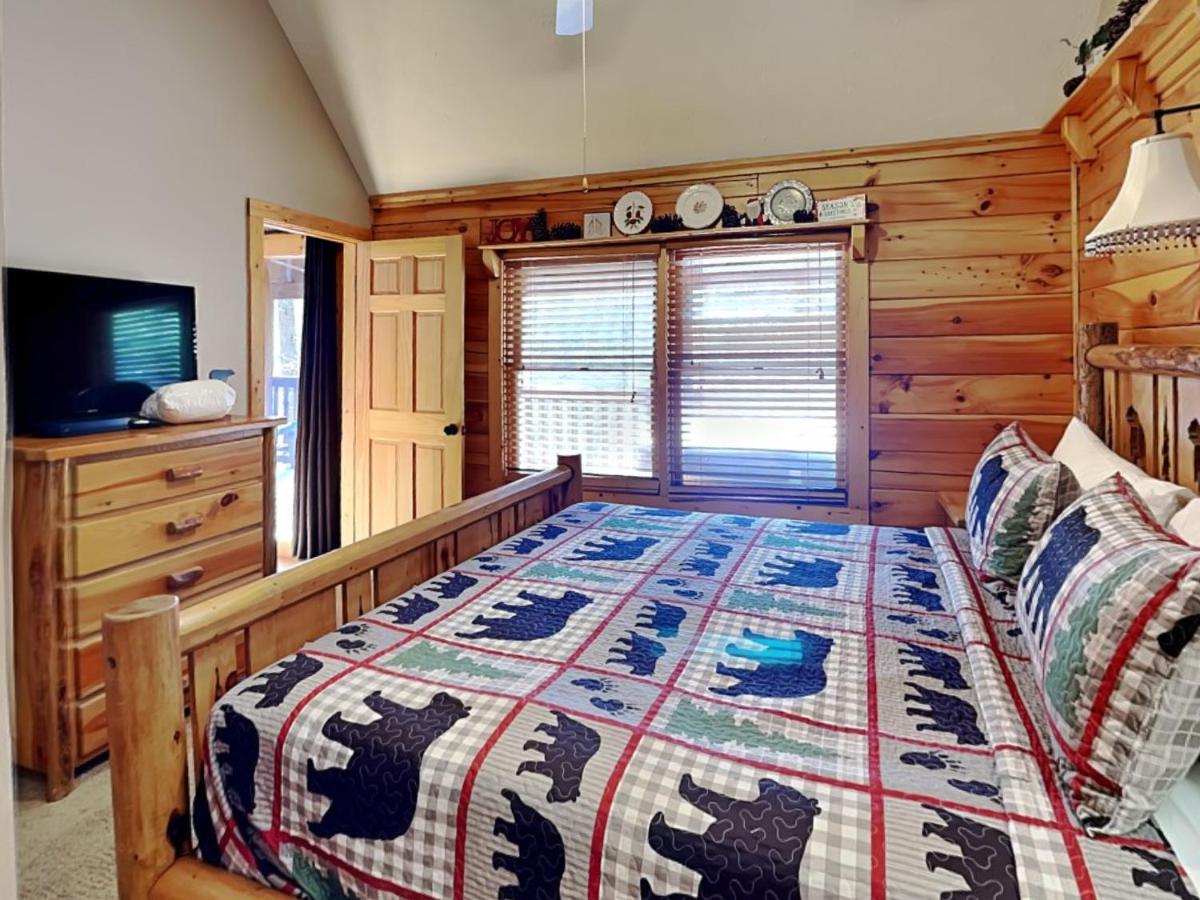 Running Bear Cabin — photo 24